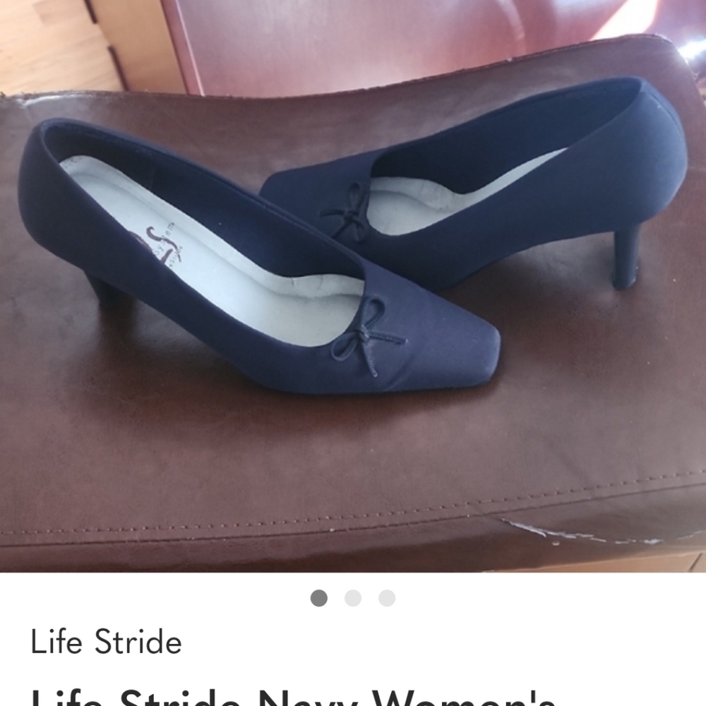 💙Life Stride Navy Mid-Heel Pumps – Classic & Comfortable - Picture 4 of 4